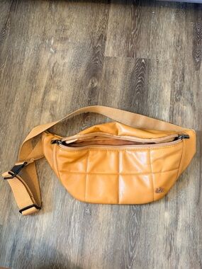Quilted Leather Belt Bag. Camel color